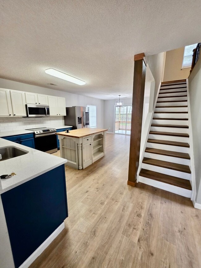 Building Photo - Charming 3 bedroom with fenced in yard - Tall Pines - Ladson