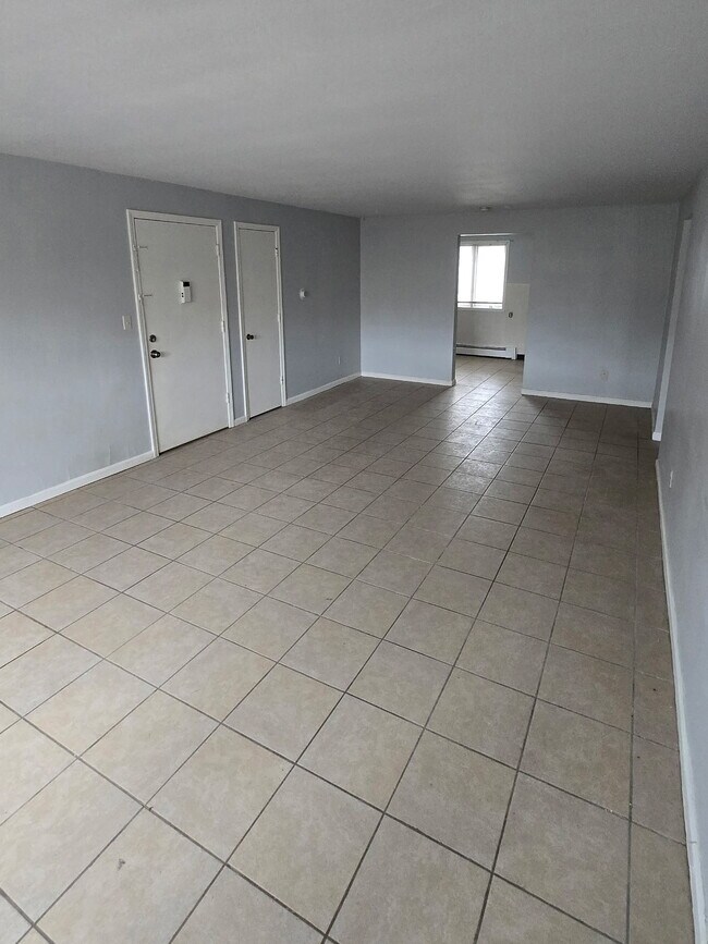 Building Photo - 8250 Southern Blvd