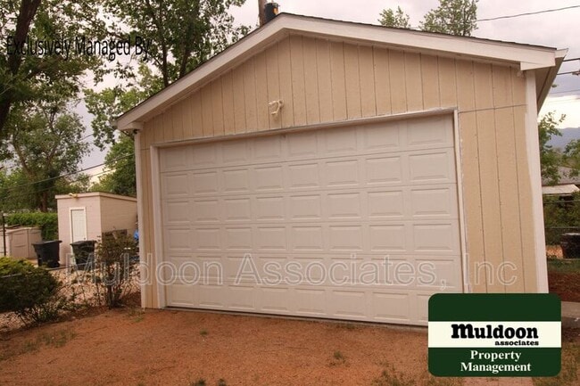 Building Photo - 606 Placid Rd