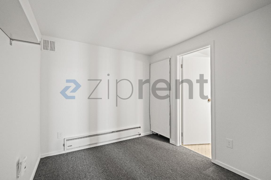 Building Photo - Unit Apt 16