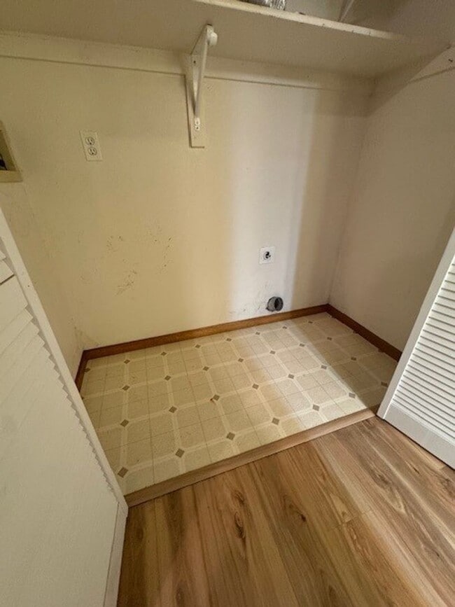 Building Photo - Stone Creek Condos- 3 Bedroom