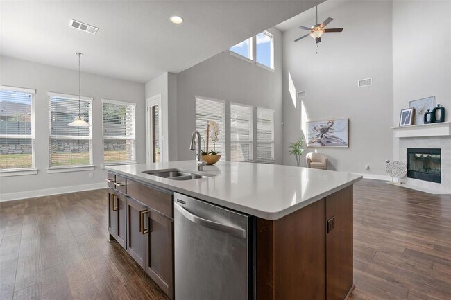 Building Photo - 1105 Legacy Xing