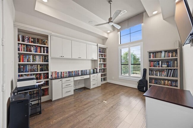 Building Photo - 27927 Indigo Ridge Dr