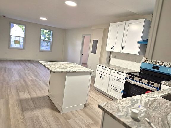 Building Photo - 16 Elmwood St