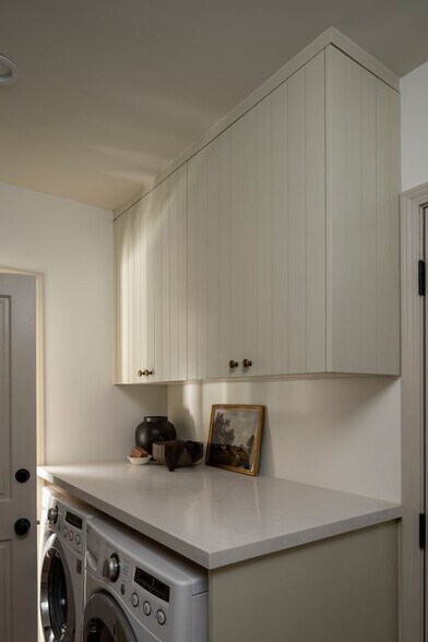 Building Photo - 4316 Bellaire Ave