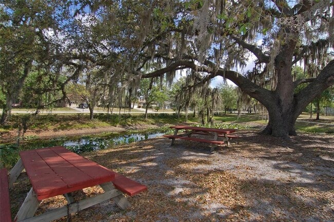 Building Photo - 2246 Cork Oak St W