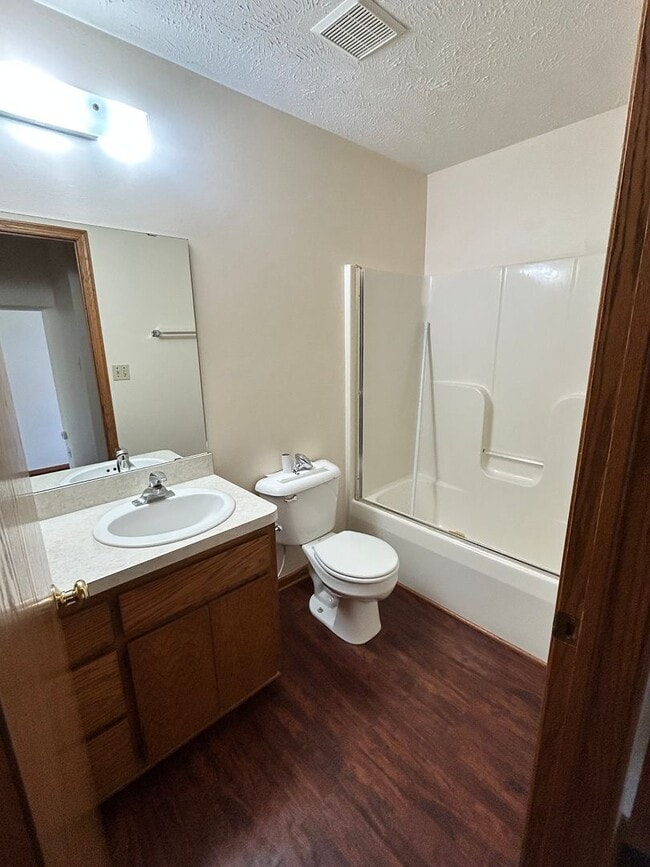 Building Photo - Three bedroom duplex