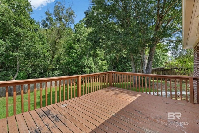 Building Photo - 15982 Pecan View Dr