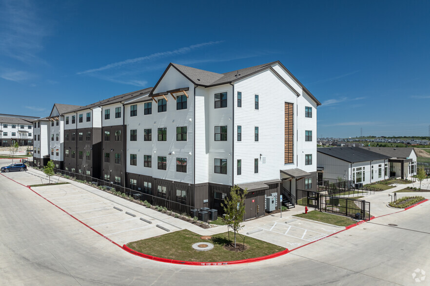 Building Photo - Citizen House Blue Bluff