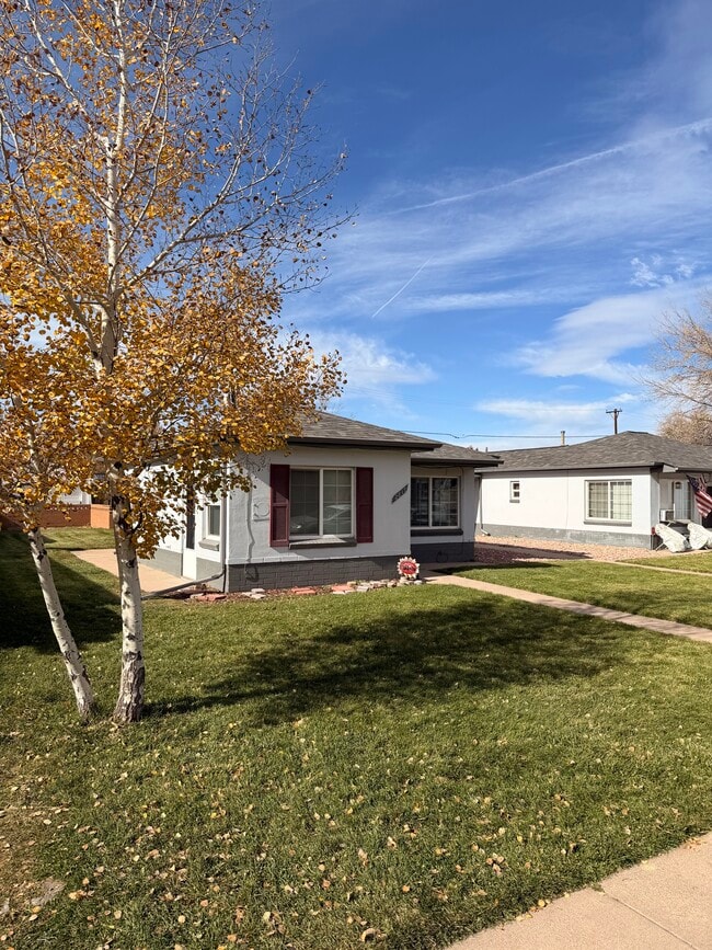 Building Photo - 2811 S Lincoln-2817