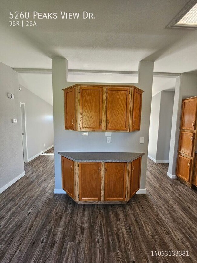 Building Photo - 5260 Peaks View Dr