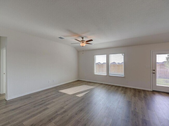 Building Photo - 112 Holmby Dr