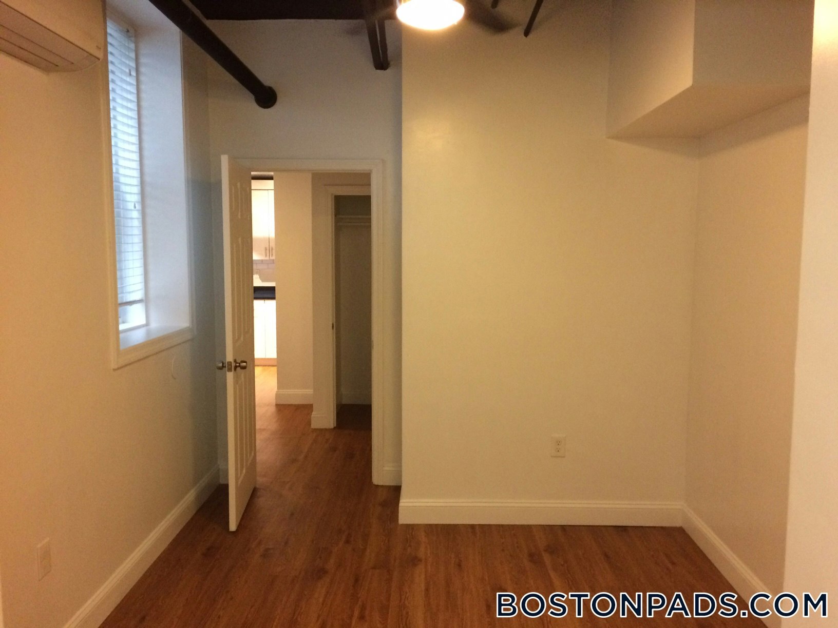 Building Photo - 149 Park Dr