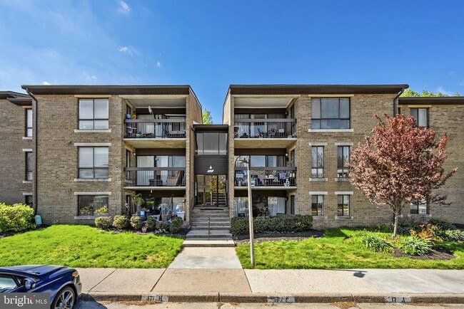 Building Photo - 517 Florida Ave