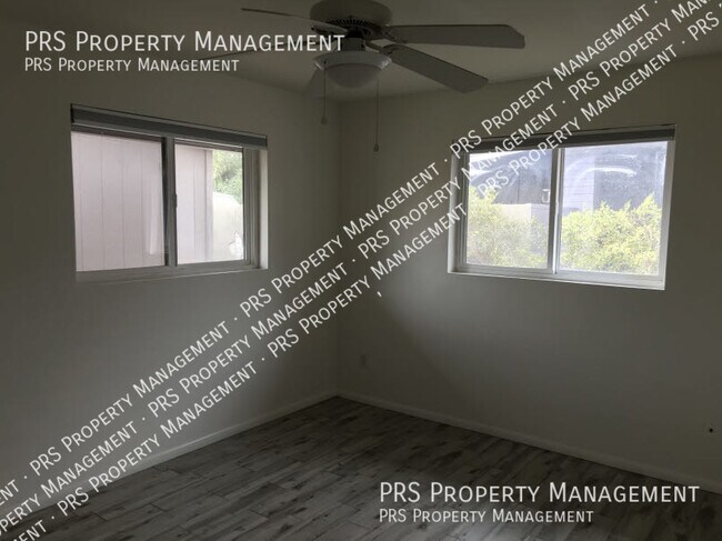 Building Photo - 603 E Solana Dr