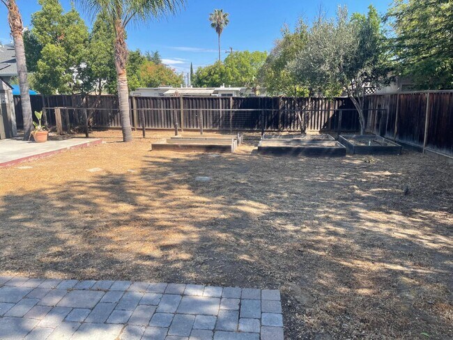 Building Photo - 14901 Nelson Way