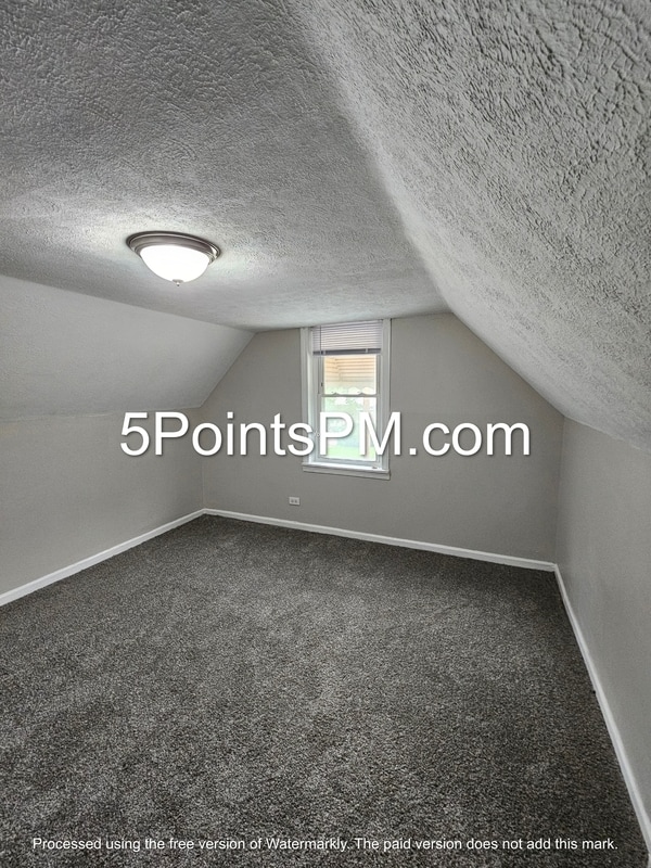 Building Photo - 4019 E 143rd St