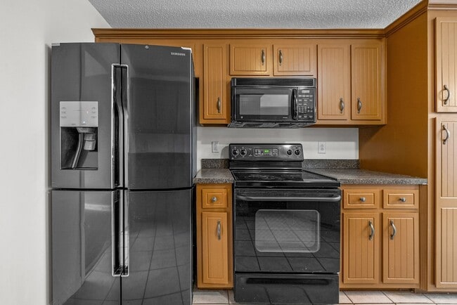 Building Photo - 3838 Aly Sheba Dr