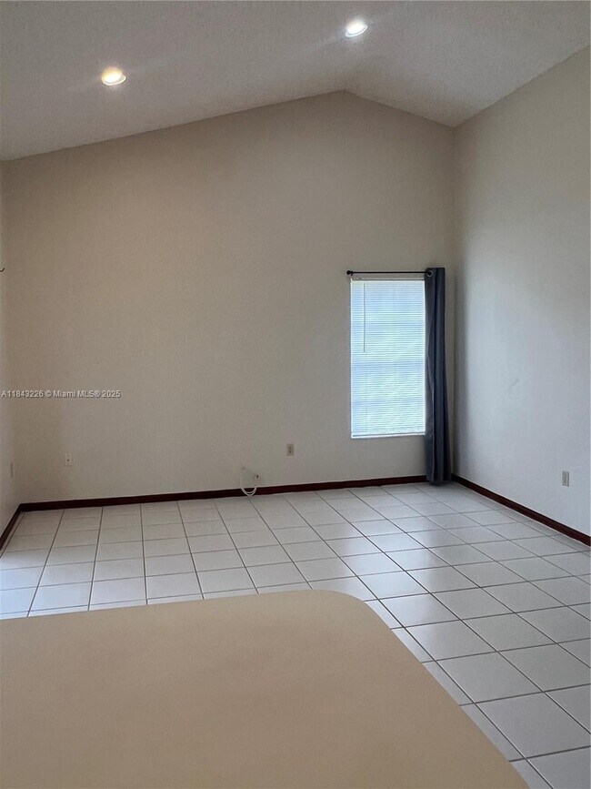Building Photo - 1652 Egret Rd