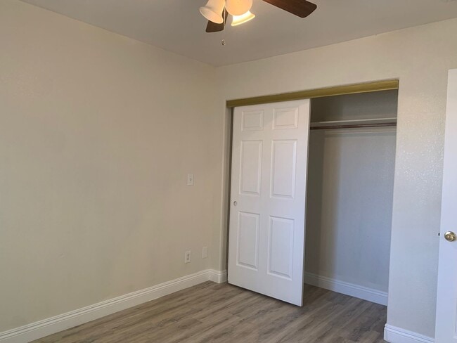 Building Photo - Single Story 3 Bedroom Home for Rent
