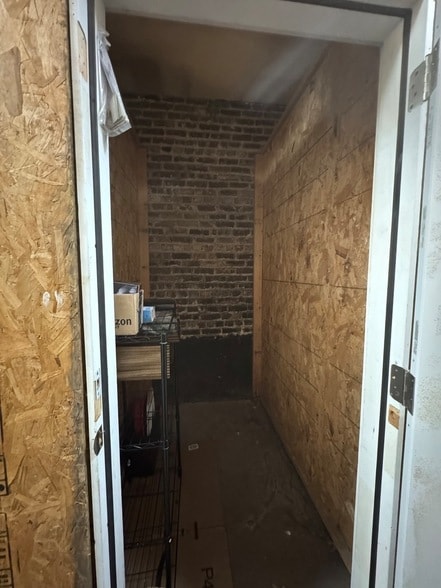 Building Photo - 1430 N Maplewood Ave