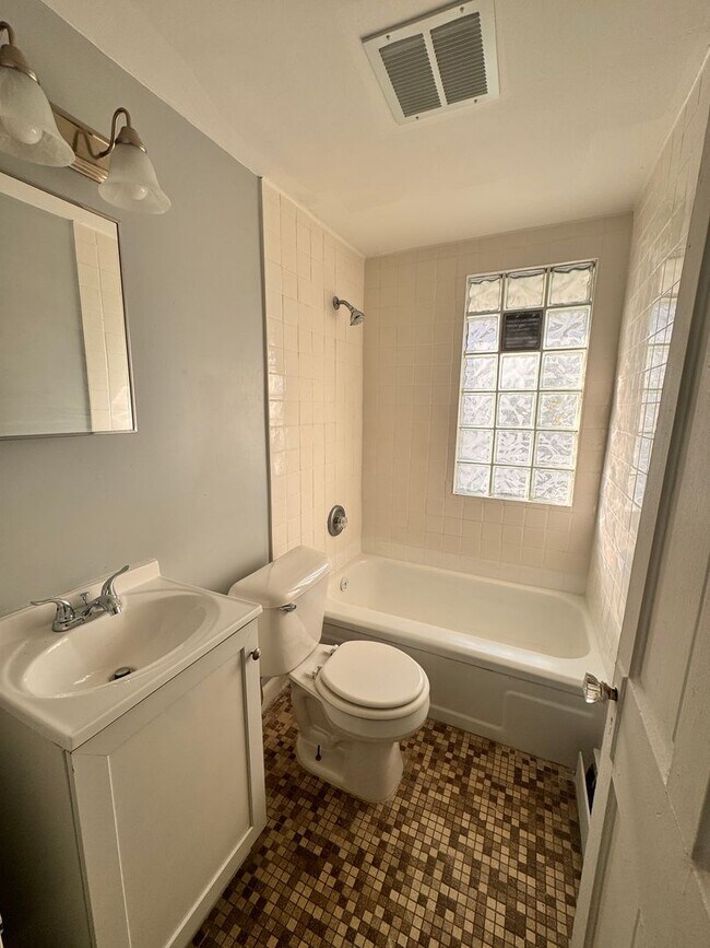 Building Photo - 1811 54th St