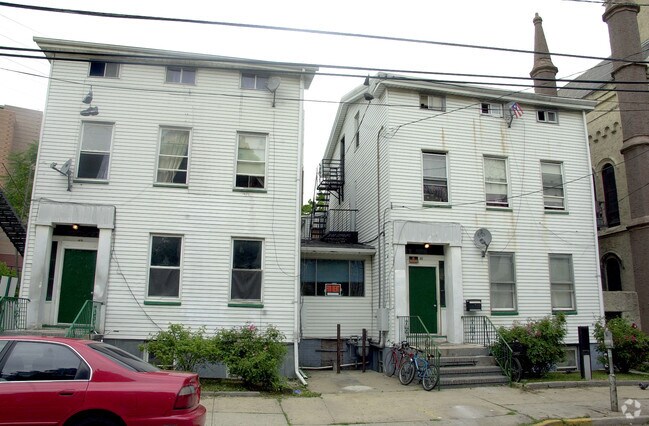 Primary Photo - 111-113 Bayard St