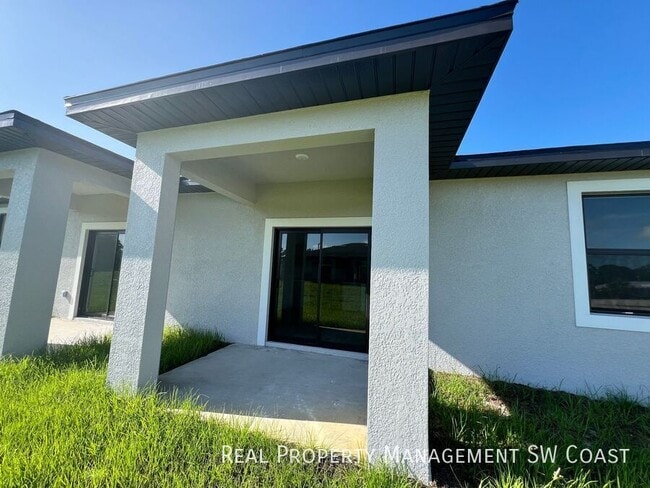 Building Photo - 1263 Hillcrest St E