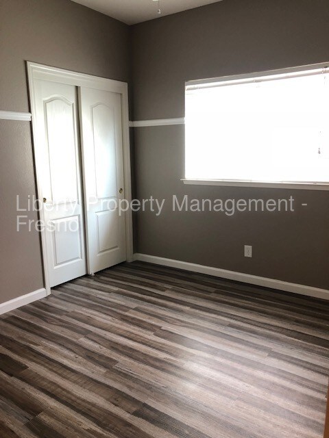 Building Photo - 2764 E Eclipse Ave