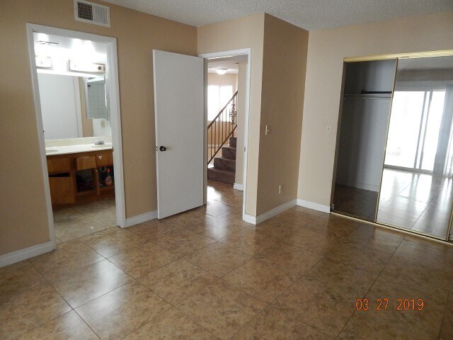 Building Photo - Wonderful 3 Bedroom, 2 Story Home near Summerlin!