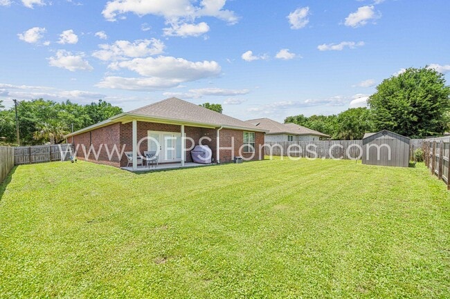 Building Photo - 801 Playground Rd