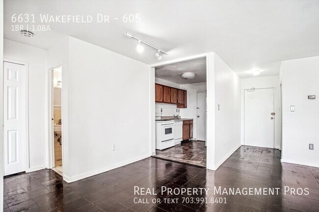Building Photo - 6631 Wakefield Dr