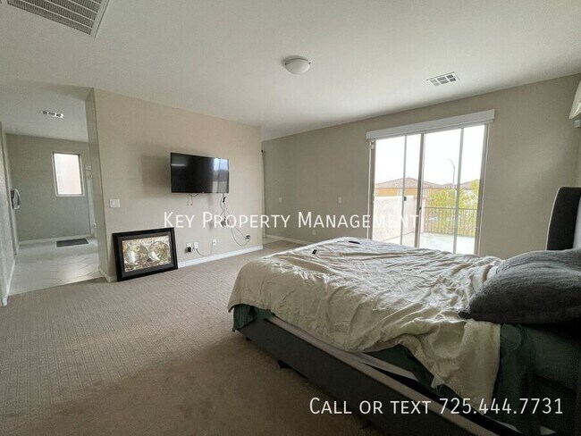 Building Photo - SPACIOUS AND UPGRADED 4 BEDROOM HOME NEAR ...