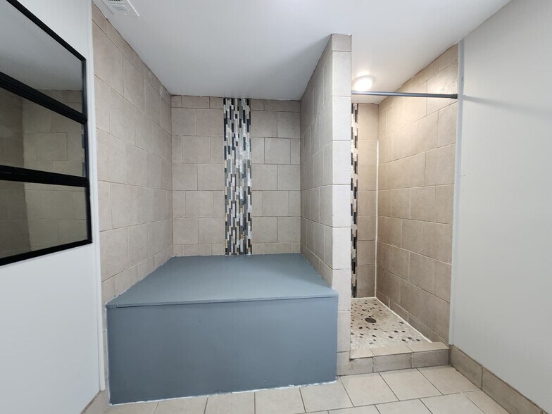 Building Photo - 317 Bassett St