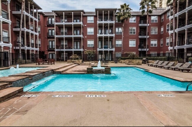 Building Photo - 2400 McCue Rd