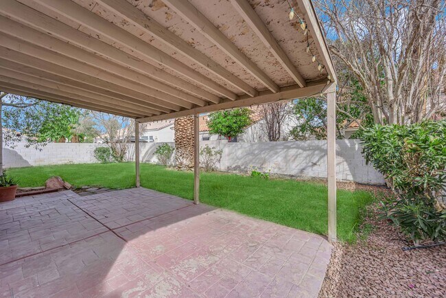 Building Photo - Beautiful Single Story home in Painted Des...