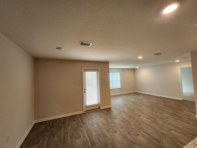 Building Photo - 7196 Hatteras Blvd