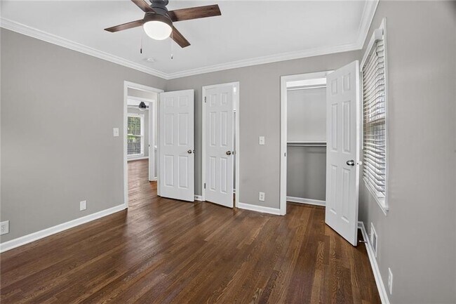 Building Photo - 2982 Northbrook Dr