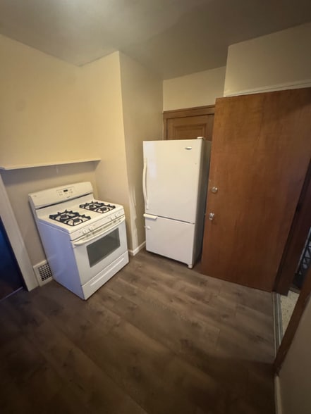 Building Photo - 7414 Marlborough Ave