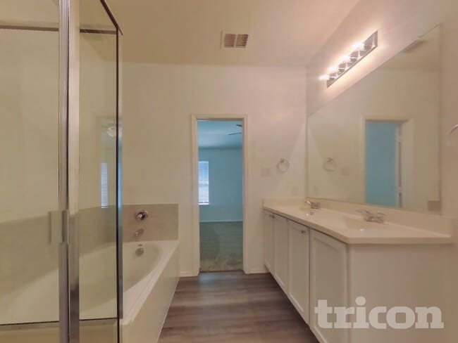 Building Photo - 14469 Cloudview Way