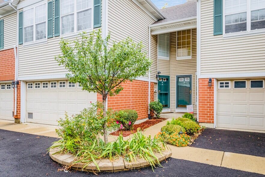 Building Photo - 3817 N Milwaukee Ave