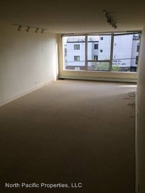 Building Photo - Modern 2 Bedroom Queen Anne Condo