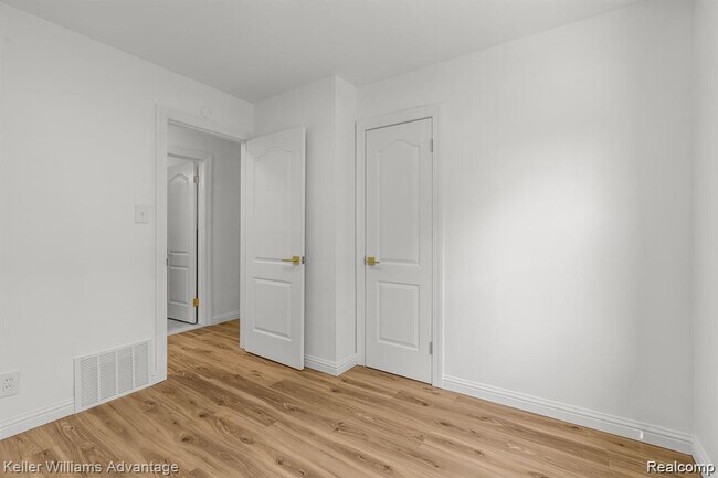 Building Photo - 20558 Oakfield Ave