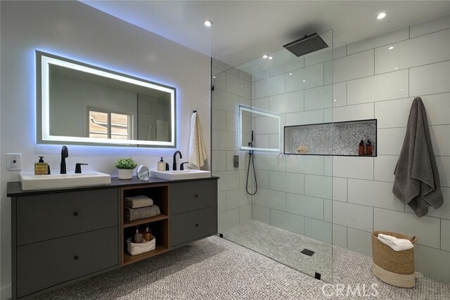 Building Photo - 2212 Linda Flora Dr