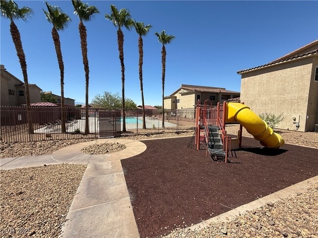 Building Photo - 78 Falcon Feather Way