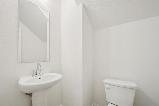 Building Photo - 152 Hartson Dr