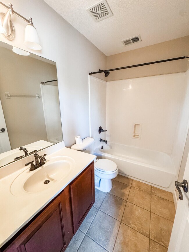 Building Photo - 10521 Red Stone Dr