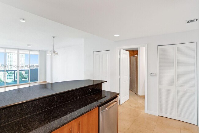Building Photo - 7900 Harbor Island Dr