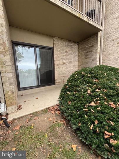 Building Photo - Charming Edsall Bluff Condo: Your Alexandria Oasis