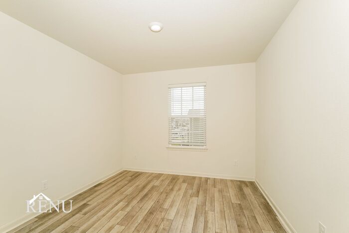 Building Photo - 11022 Yonder Flts